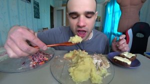 МУКБАНГ РЫБА - МИНТАЙ ЖАРЕНЫЙ / ПЮРЕ / БУТЕРБРОДЫ - ХЛЕБ С МАСЛОМ / САЛАТ / EATING Mukbang ASMR АСМР