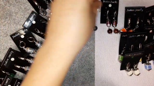 Серьги из натуральных камней и керамических бусин, обзор готовых серёжк. смотреть онлайн