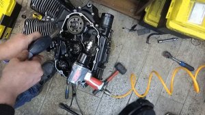 Разборка двигателя Suzuki Intruder. Часть 1.
