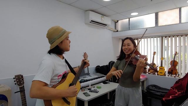 Fly me to the moon - Guitar + Violin - Tat sir (feat. Miss Kensi) смотреть онлайн