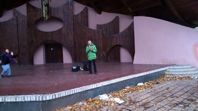 Чтение стихов на улице. Твардовский 4 - практика выступлений на улице 29.10.2017 смотреть онлайн