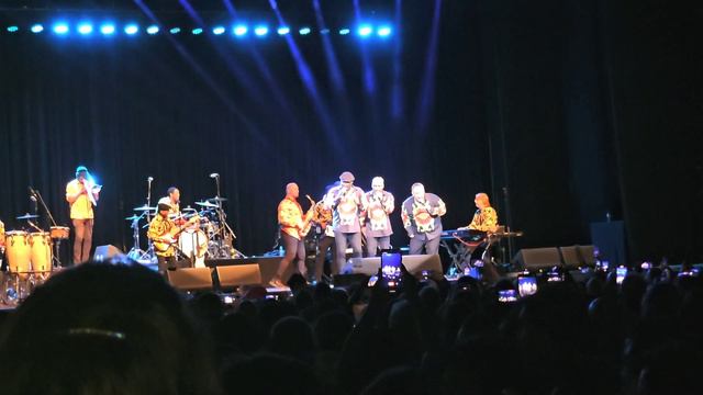 Earth, Wind & Fire Experience by Al McKay ☆ After the Love Is Gone смотреть онлайн