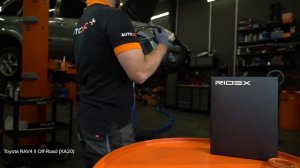 Как заменить поликлиновый ремень двигателя TOYOTA RAV4 II [ВИДЕОУРОК AUTODOC]