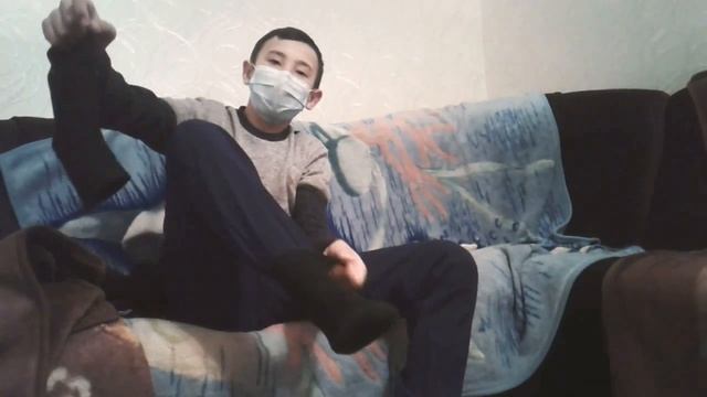 Как быстро одеть носки смотреть онлайн