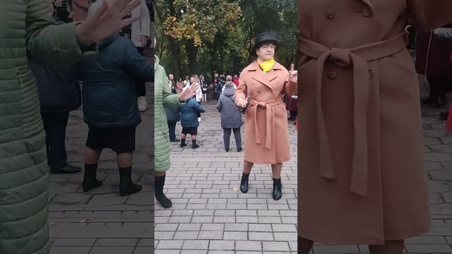 Ты очень красива ......01.10.22 Гомель парк Луначарского ? смотреть онлайн