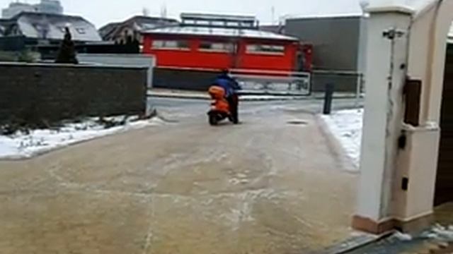Adamsmoto jl 50qt-fun on ice смотреть онлайн