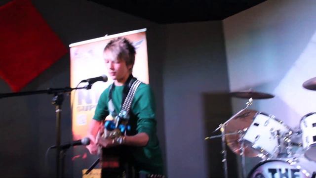 American Idols Dalton Rapattoni singing original 'Superman' смотреть онлайн