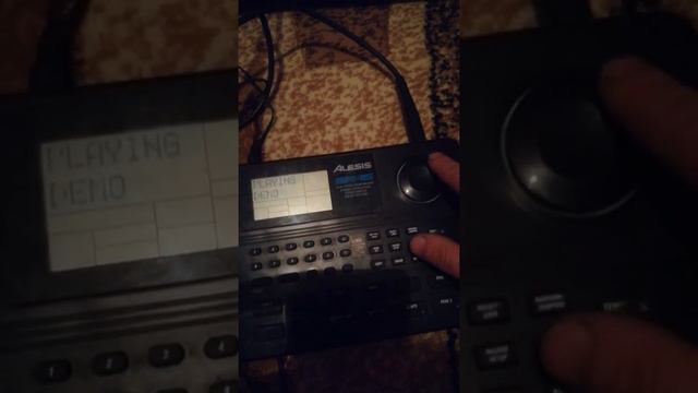 Alesis SR-16 смотреть онлайн