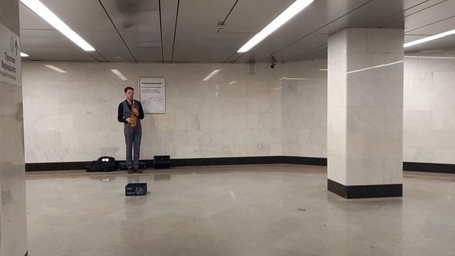 МУЗЫКА В МЕТРО!!! смотреть онлайн