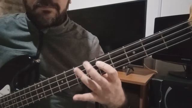 La Renga - Balada Del Diablo y La Muerte. Tutorial fácil para bajo + Tabs + Backing Track Em. смотреть онлайн
