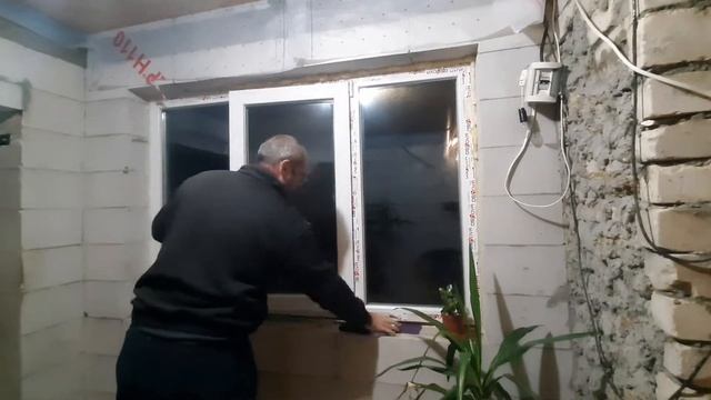 Герметизация пластиковых окон, герметиком Стиз А и Стиз В смотреть онлайн