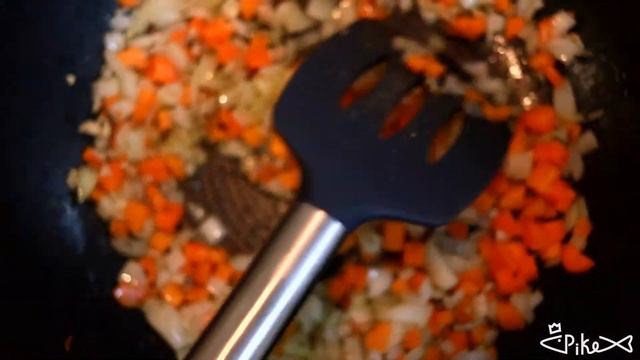 Так готовится скумбрия, фаршированная овощами и сливочно-грибным соусом от компании "Pike" смотреть онлайн