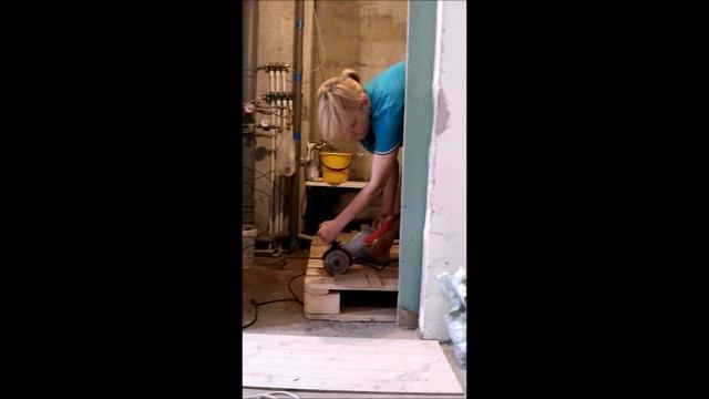 Ламинат для пола. Как положить между комнатами без стыков? смотреть онлайн