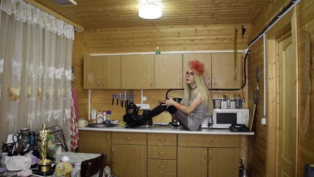 Разговоры на кухне с Тейлор Фантазией (Татуировки Нужно ли делать? 27 октября 2022) смотреть онлайн