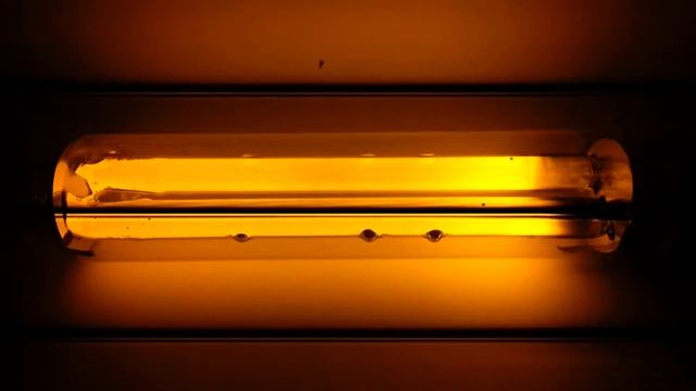 Работа натриевой лампы низкого давления Na 35W. Включение, прогрев и выход на режим. смотреть онлайн
