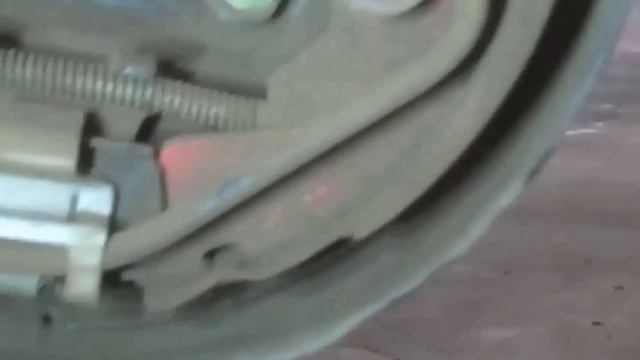 Rear brake shoe replacement Toyota Tercel 1991-1998 Paseo Drum brakes Install Remove Replace смотреть онлайн