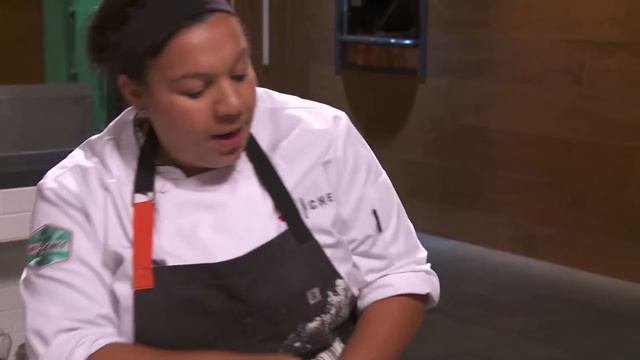 A Game of Chicken | Top Chef: Last Chance Kitchen (S18 E05) смотреть онлайн