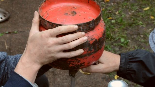 Перезаправка кемпинговых балонов. Как заправить маленький газовый балон. смотреть онлайн