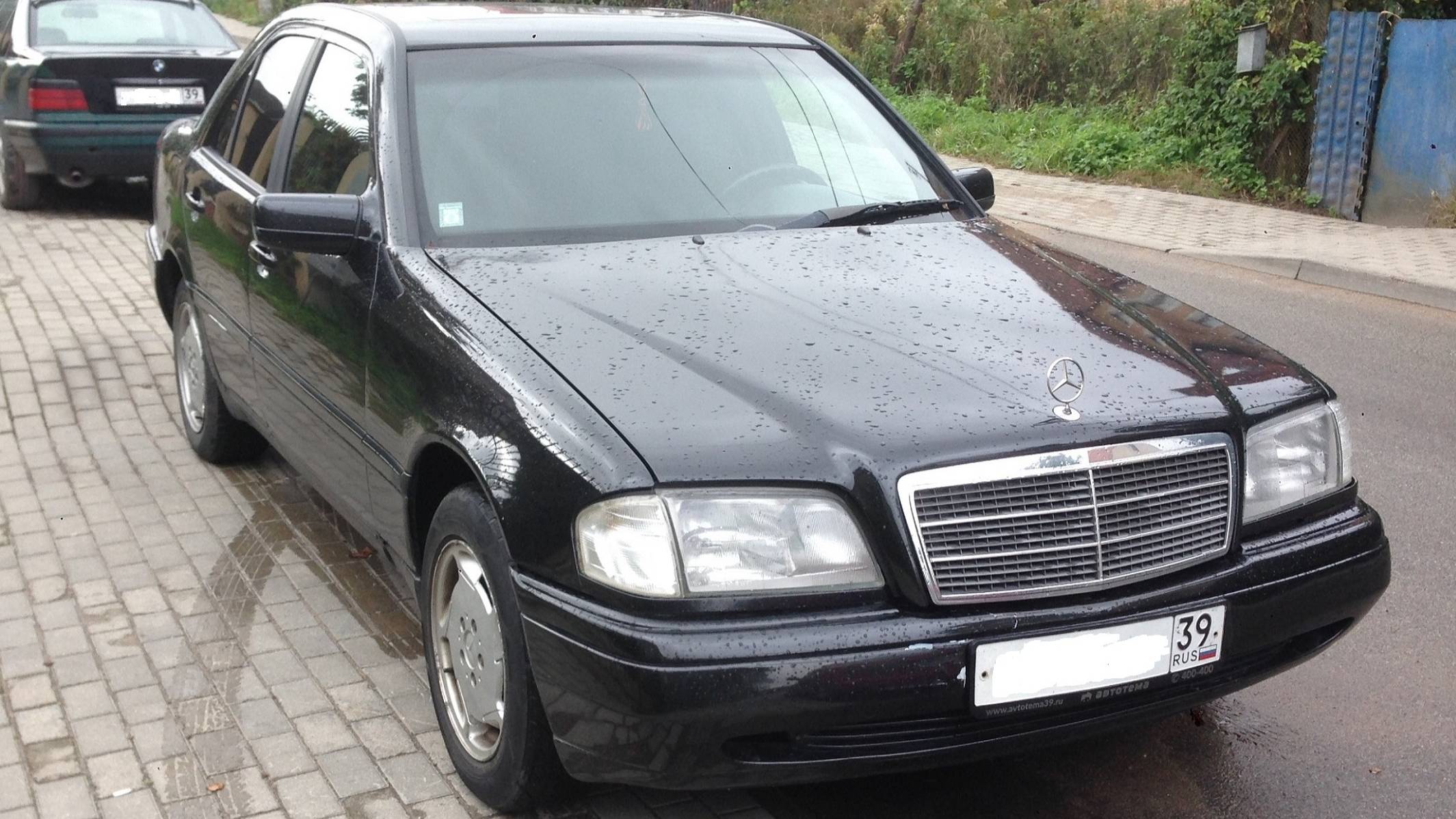 Снятие демонтаж стартера Мерседес C200 (W202)\Removal Dismantling Starter Mercedes C200 W202