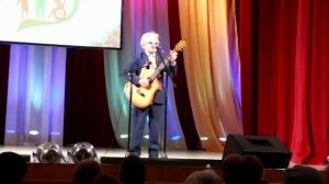 Поёт Евгений Муравьёв