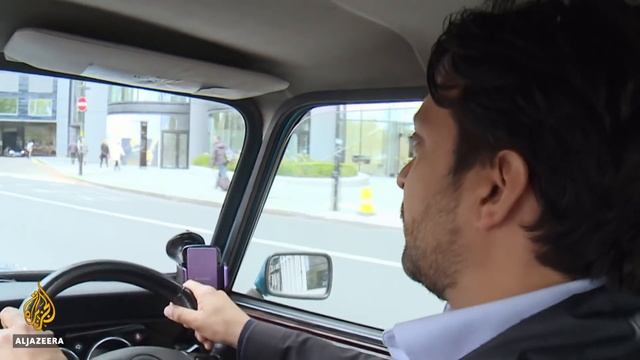 Electric cars: Engineers race to overcome challenges смотреть онлайн