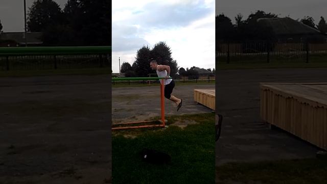 Отжимания на брусьях/Выполнил 50 раз.Сколько сделаешь Ты?/Максимум за один подход. смотреть онлайн