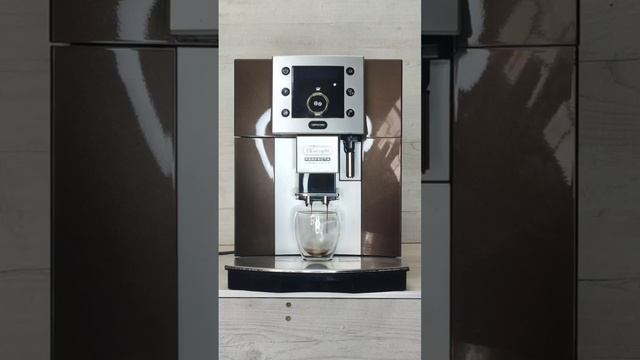 Кавомашина Delonghi Perfecta Cappuccino 5500 смотреть онлайн
