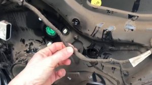 Стеклоподъемник Volkswagen Passat В6 Как снять задний правый стеклоподъемник?