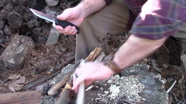 Best Bushcraft Knife? - Mora Garberg Carbon vs Stainless смотреть онлайн