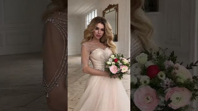 Свадебное платье со стразами