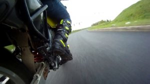 как тормозить в мотоботах (жестких)