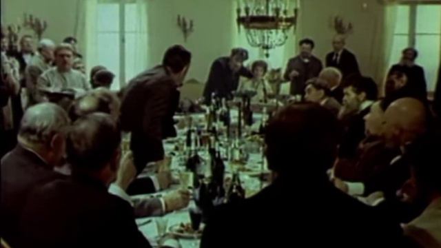 ТЕНИ ИСЧЕЗАЮТ В ПОЛДЕНЬ (отрывок)