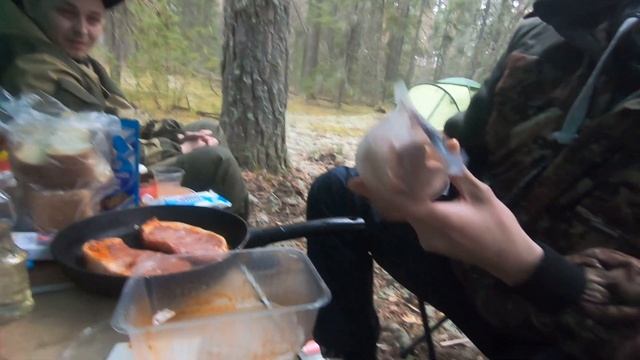 Поход на два дня в лес с ночёвкой. Отдых у костра. смотреть онлайн