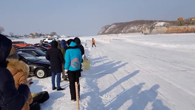 Параллельная гонка. Хабаровск 11.02.18. Caldina vs Evo 8 смотреть онлайн