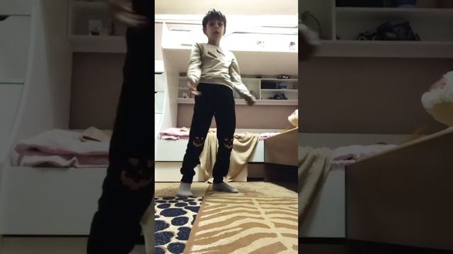 Блин я падаю блин??? #likeforlikes #followforfollow #fypシ #рекомендации #fyyyyyyyyyyyyyyyyyyyyyyp смотреть онлайн