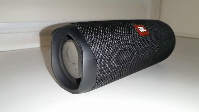 Колонка JBL FLIP 5 LFM 60% Bass Test смотреть онлайн