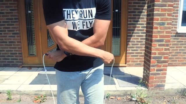 THE BEST BEGINNER JUMP ROPE TRICK? SIDE SWING CROSSOVERS | by Rush Athletics смотреть онлайн