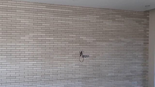 завершенный Монтаж декоративного камня