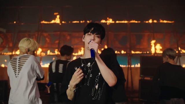 TXT (투모로우바이투게더) - ‘0X1=LOVESONG (I Know I Love You) Feat. Seori' @ Good Morning America