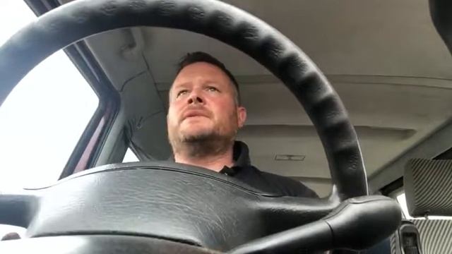 Through the steering wheel - Episode 1 - VW T4 Caravelle смотреть онлайн