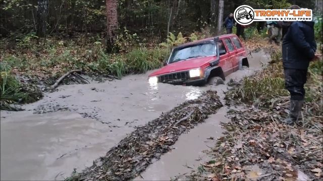 Волшебный Лесок - ЛУЖИ РАЗБОРТЫ ГРЯЗЬ - внедорожников на бездорожье 4х4 покатушка Трофи-лайф 2021 смотреть онлайн