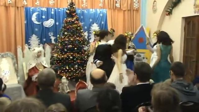 Золушка на Новогоднем балу смотреть онлайн