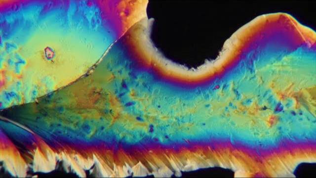 Поляризованные Кристаллы смотреть онлайн