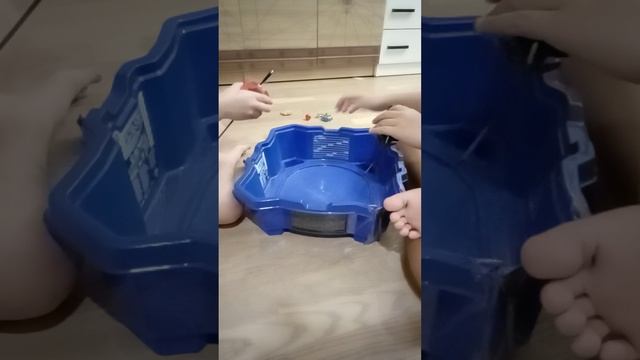 Бейблэйд батл ( реклама где купить бленды) смотреть онлайн