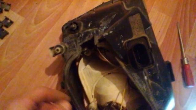 Разборка дорестайлинговой фары УАЗ Патриот смотреть онлайн