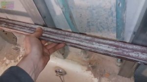 Как практично и легко спрятать трубы от смесителя в ванной!)