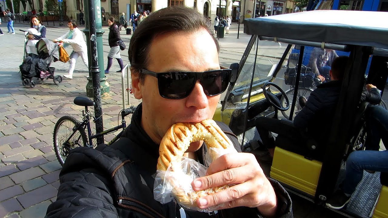 Прогулка по  Кракову Смешные китайцы  Попрошайничество по новому Пустой вокзал Достопримечательности