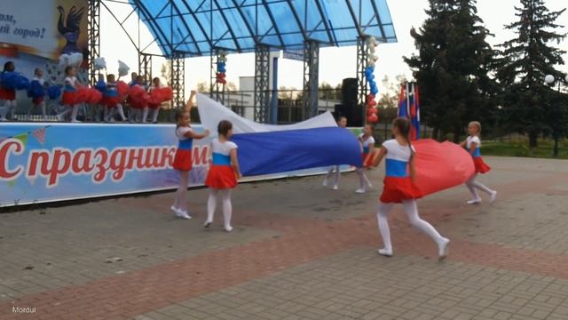 Детский мир - Россия мы дети твои смотреть онлайн