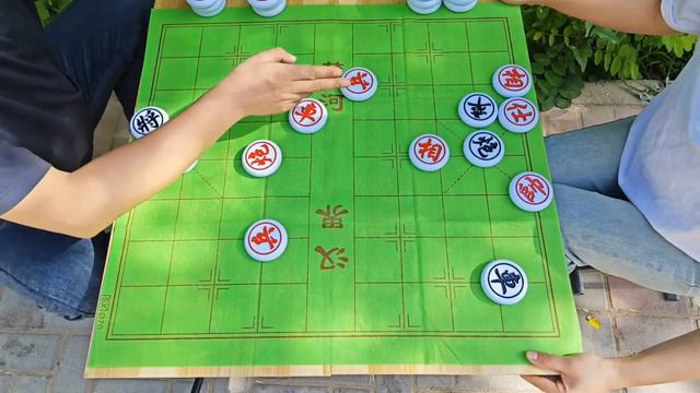 粉丝都说是故意输给我的，今天让你们见识一下我真功夫，业九水平！【象棋八妹】 смотреть онлайн