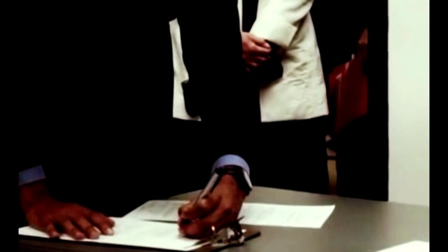 Не человеческие руки президента Америки. смотреть онлайн